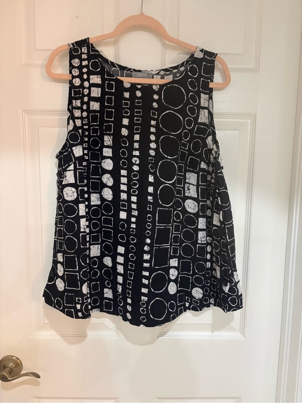 Escape by Habitat Black & White Geometric Tunic Top – Size L